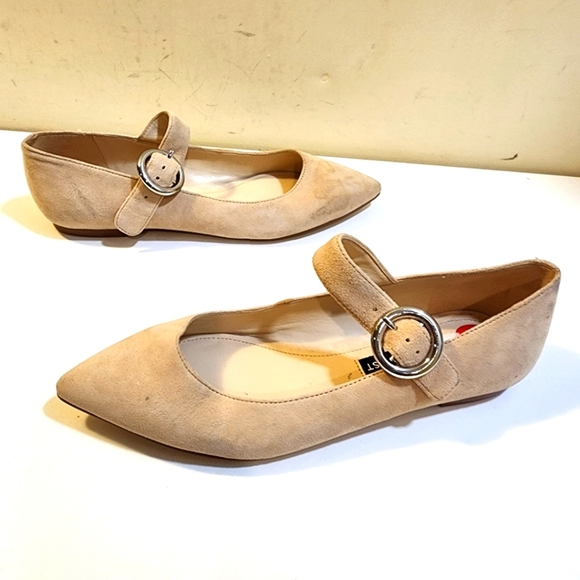 Nine West Chic Beige Mary Jane Leather Upper Flats with Buckle 6M - Picture 1 of 7